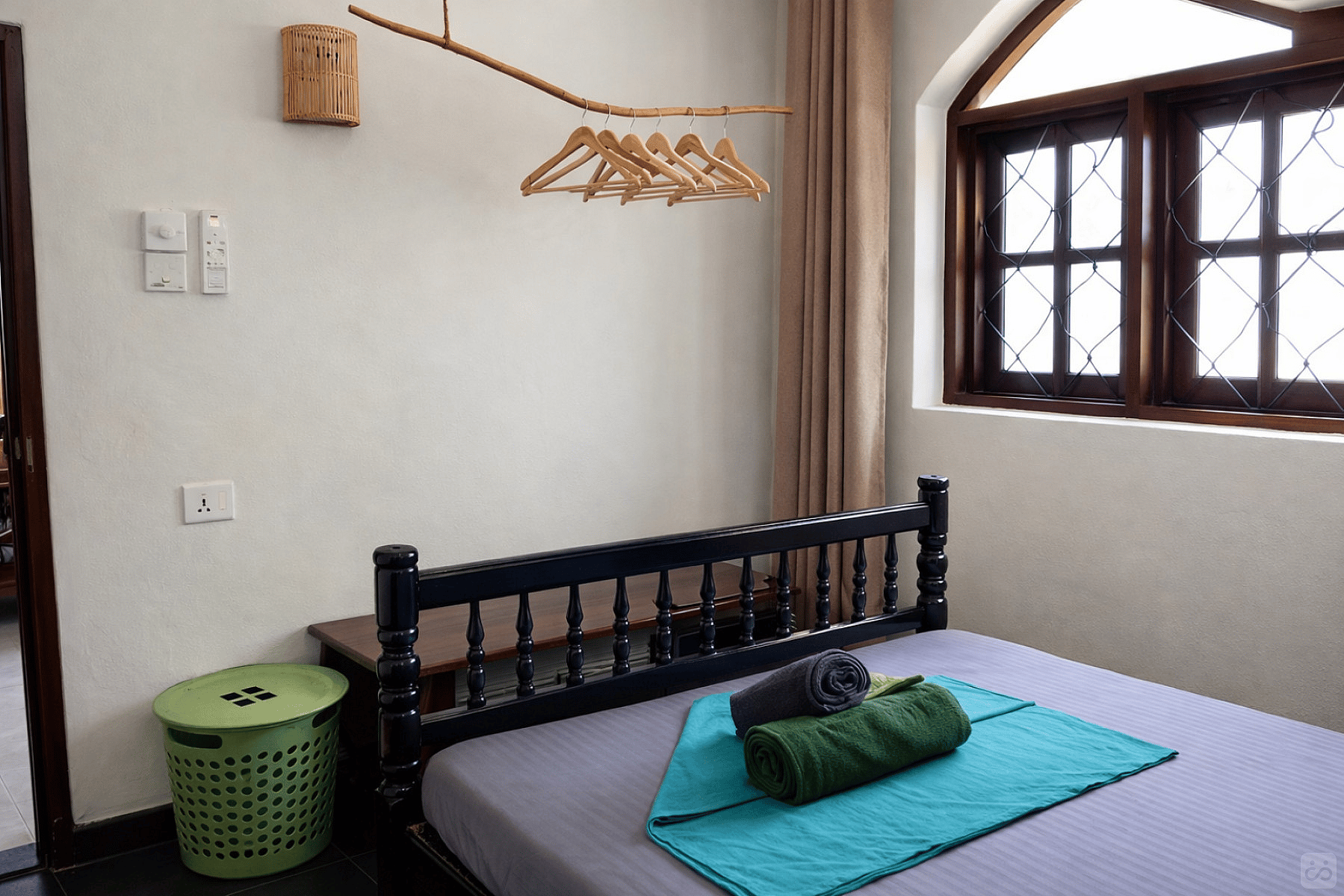 Private Double Room With Shared Bathroom In Hallway - 38