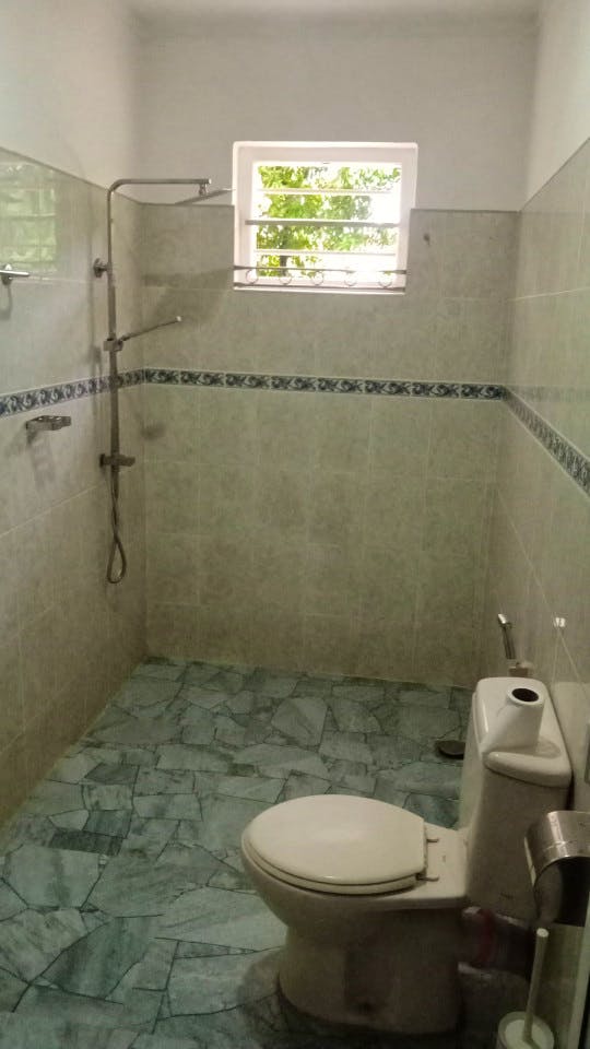 Private Double Room With Shared Bathroom In Hallway - 10
