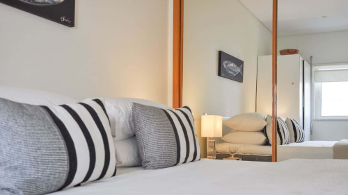 Modern 2BDR w/ Pool & near the Beach