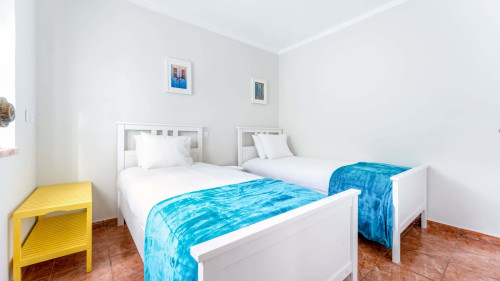 Comfy Flat W/ Rooftop Beach View