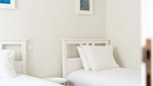 Comfy Flat W/ Rooftop Beach View