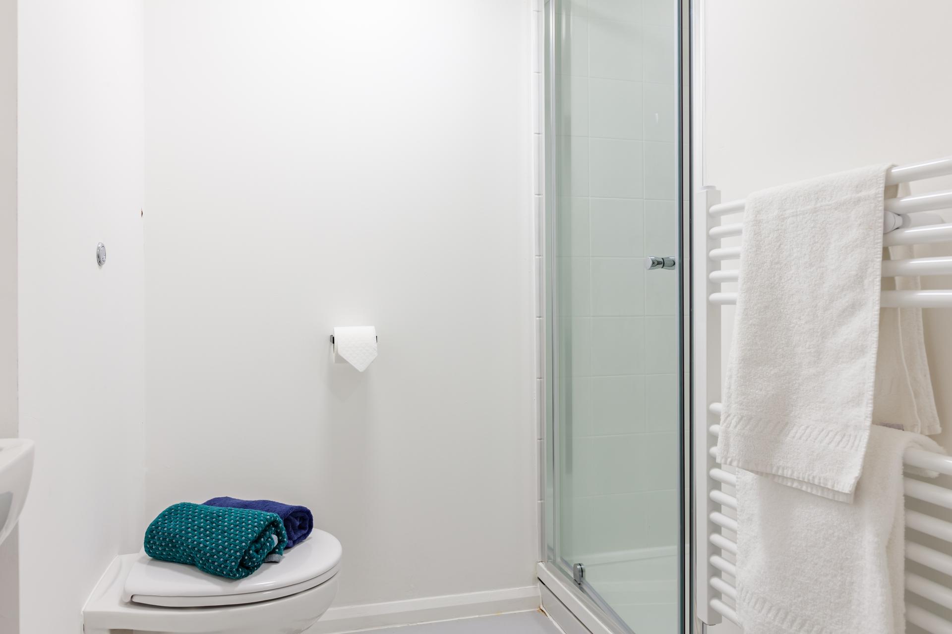  Deluxe En-Suite  -  One Islington Plaza  - Gallery -  24