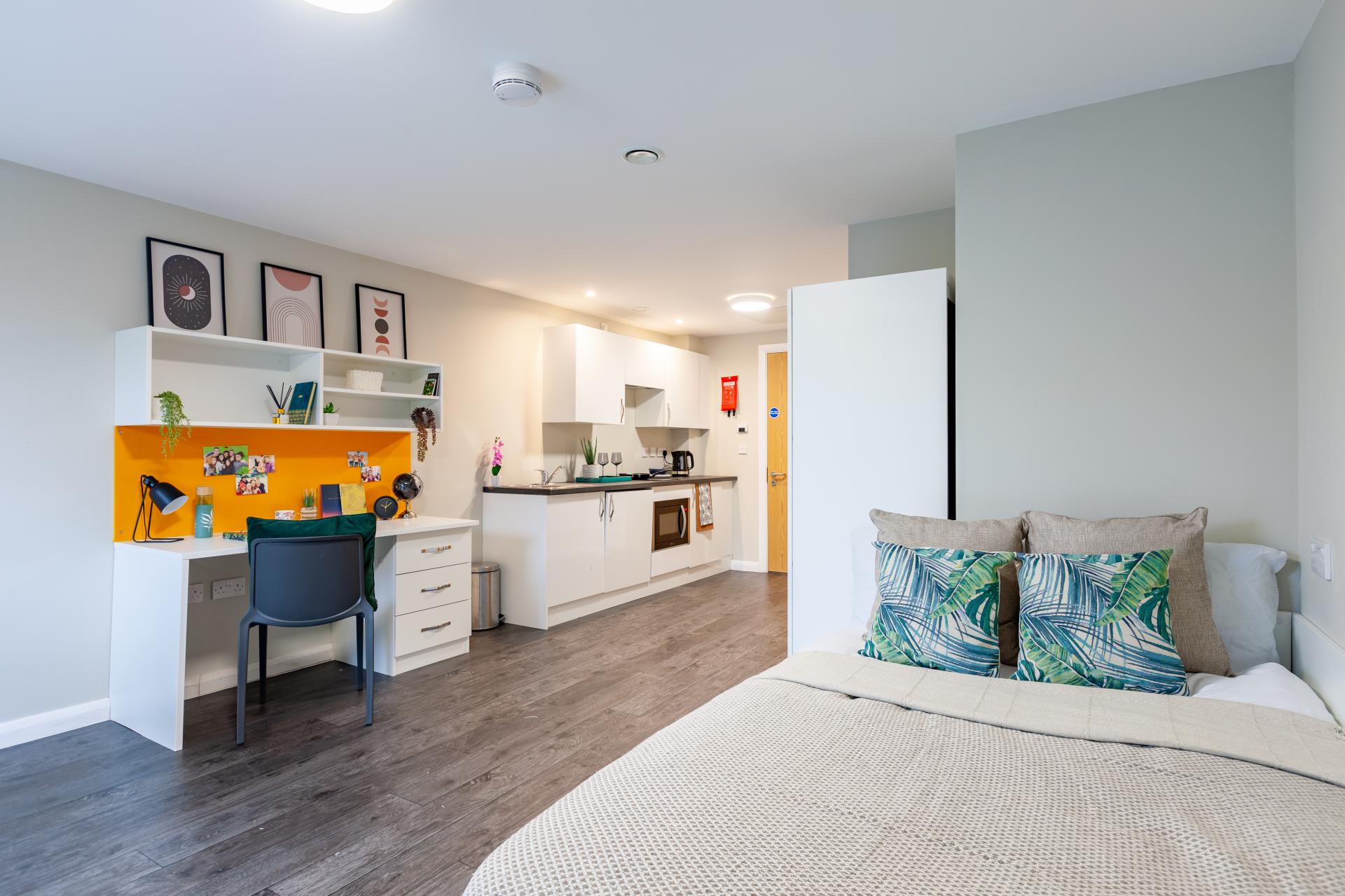  Premier Studio  -  One Islington Plaza  - Gallery -  14