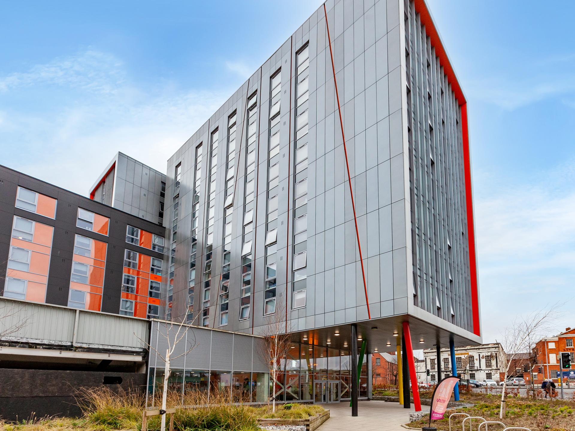  Premier En-Suite - W/ Accessible Bathroom  -  One Islington Plaza  - Gallery -  4