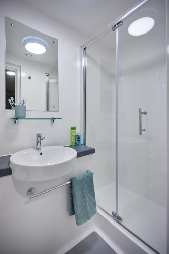 Regatta Place - Gallery - 34