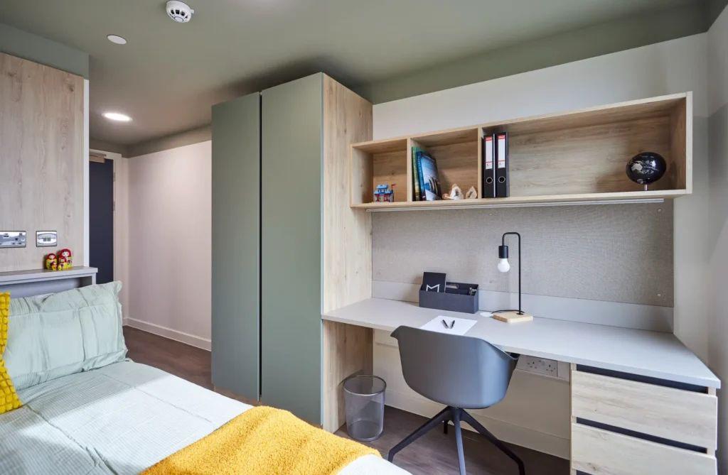 Large Studio - Accessible - 32
