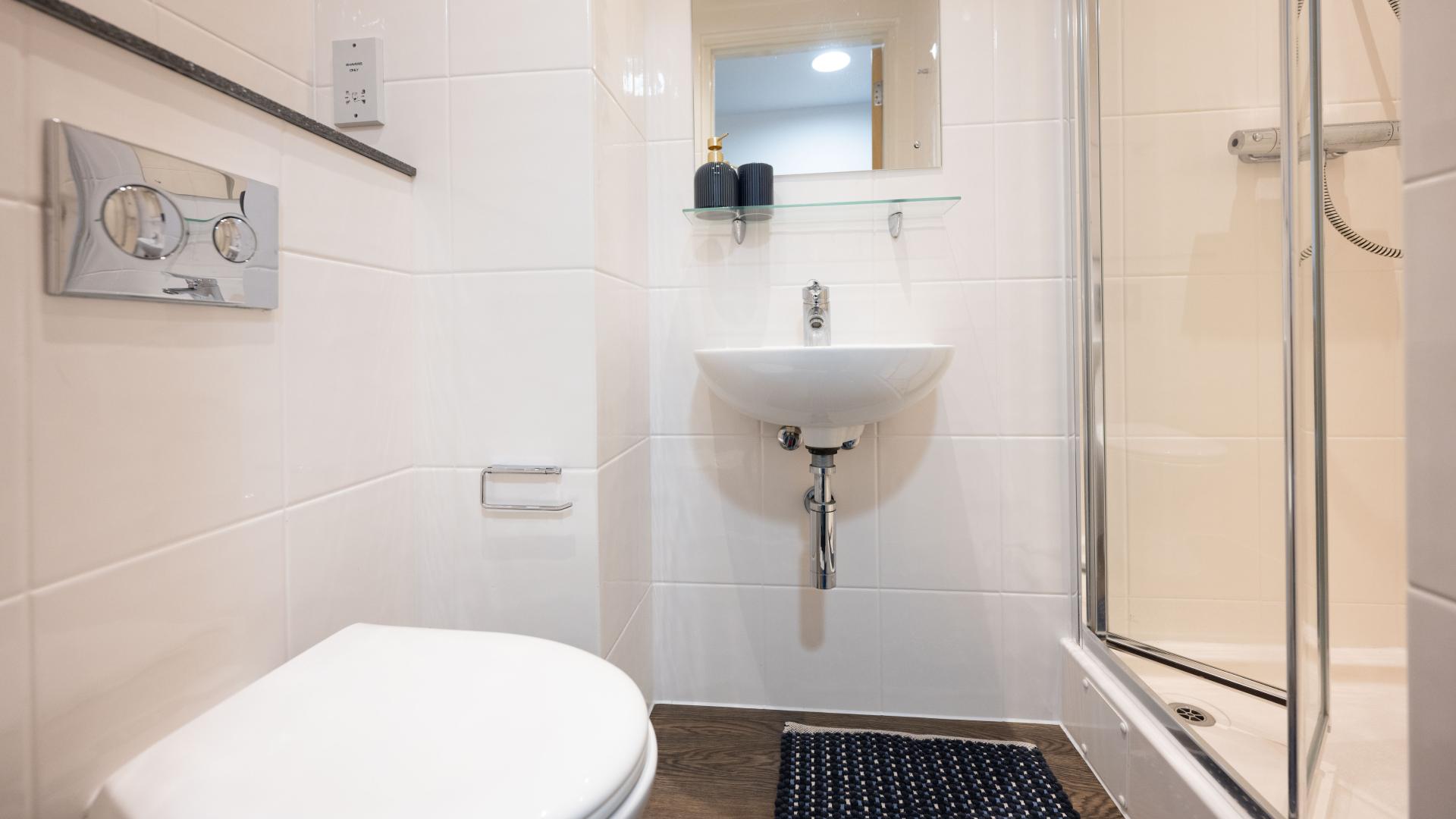  Gold En-Suite  -  The Elements  - Gallery -  7