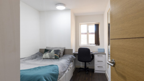 1 West Walk - ZONE  - Gallery -  3