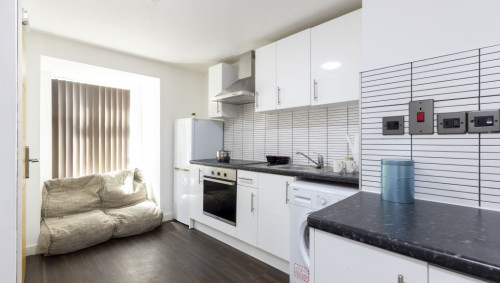 1 West Walk - ZONE  - Gallery -  2