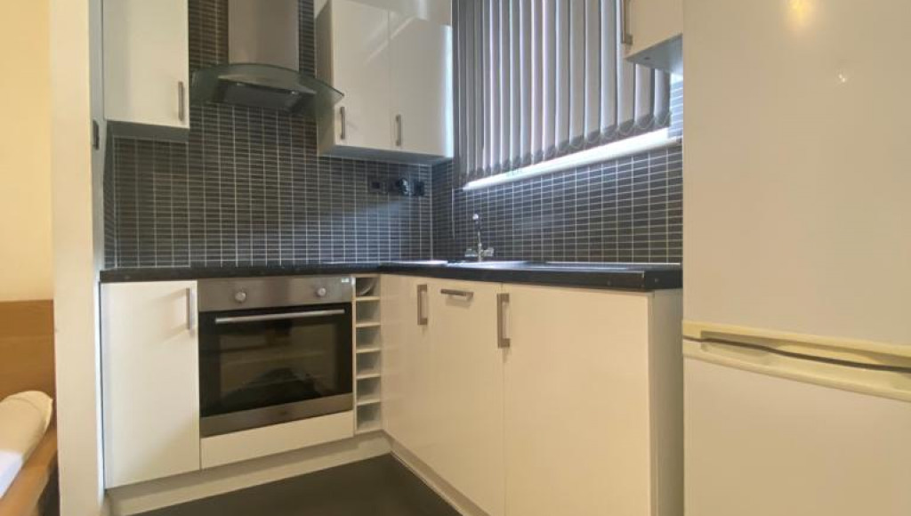  Large Premier Studio  -  35K Western Boulevard  - Gallery -  6