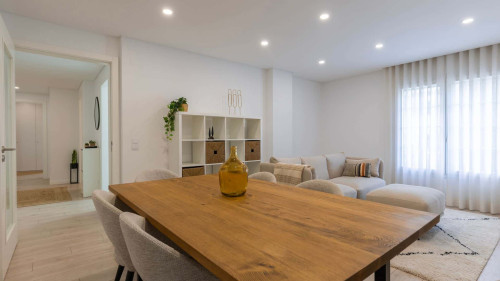 Homely 2BDR Apartment - Gallery - 18