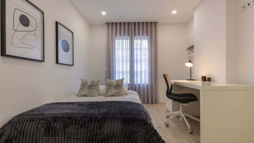 Homely 2BDR Apartment - Gallery - 64
