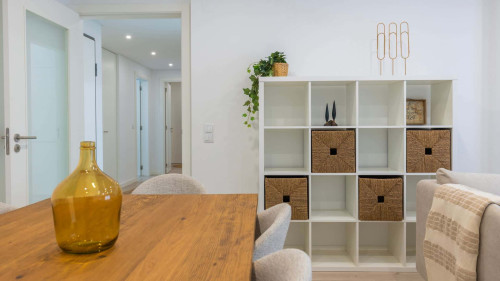 Homely 2BDR Apartment - Gallery - 17