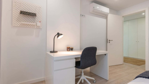 Homely 2BDR Apartment - Gallery - 8