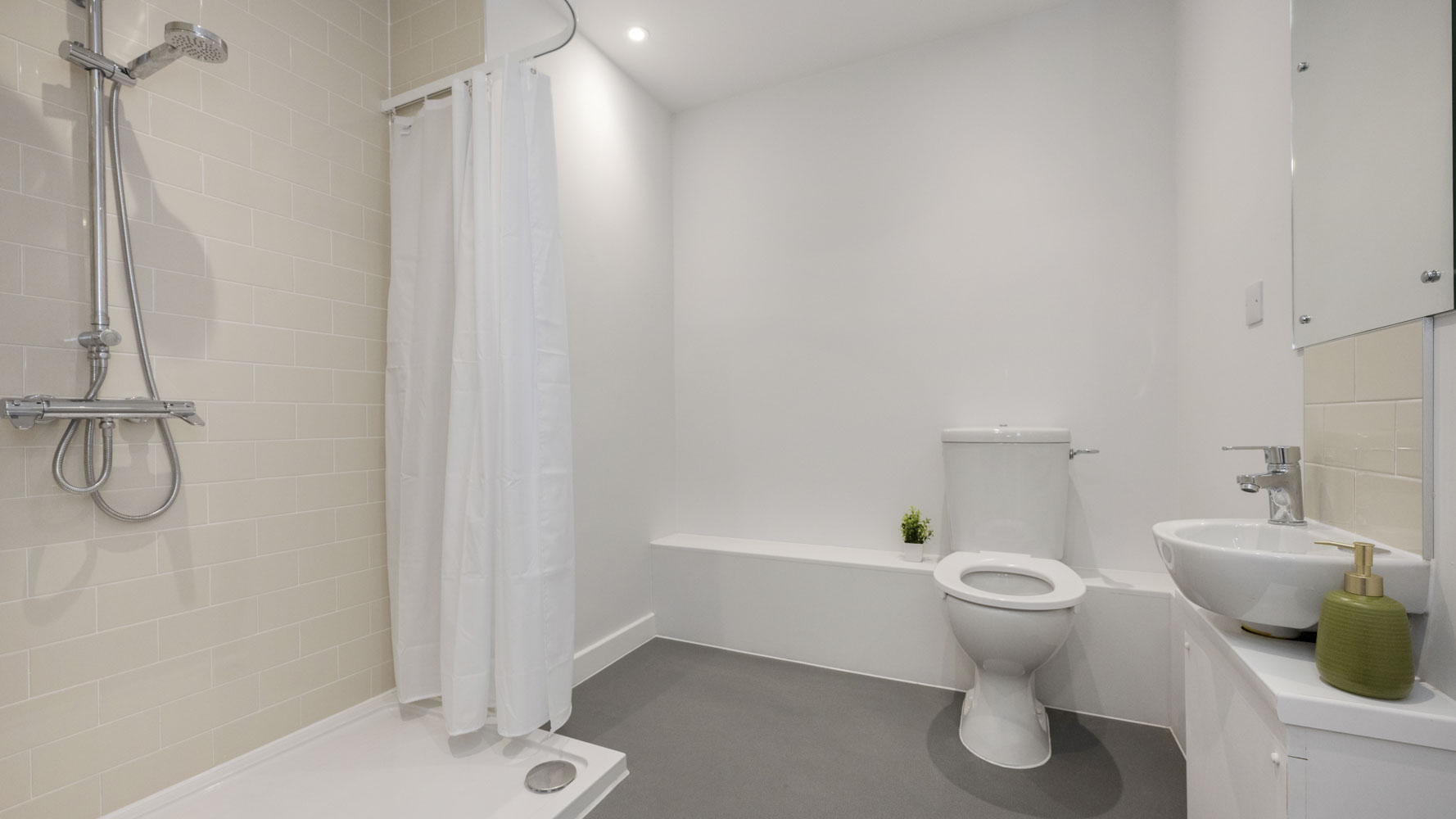 Premium Plus Studio (Accessible) - Waterloo House - Gallery - 4