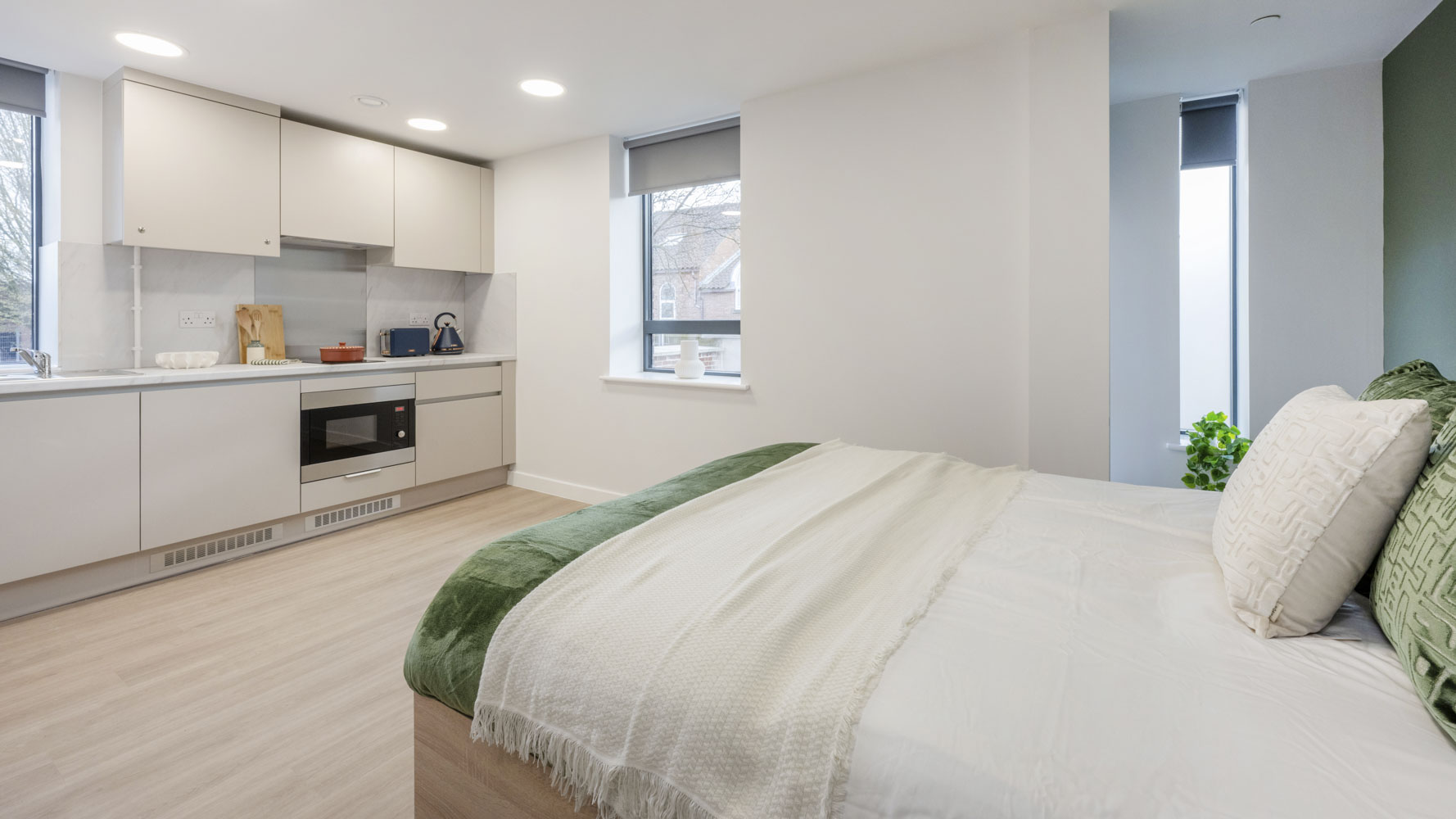 Premium Plus Studio (Accessible) - Waterloo House - Gallery - 1
