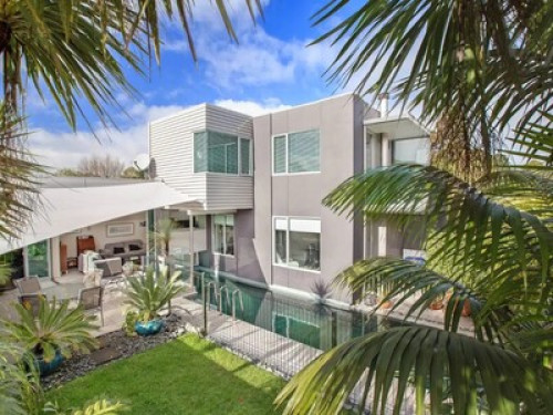 Hidden Paradise Close to City