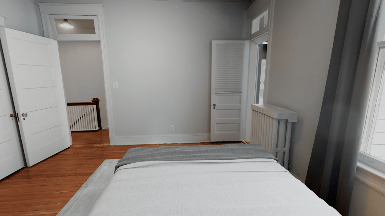  #466: Columbia Heights - Queen Bedroom 2D W/Private Bathroom  -  #466: Columbia Heights  - Gallery -  2