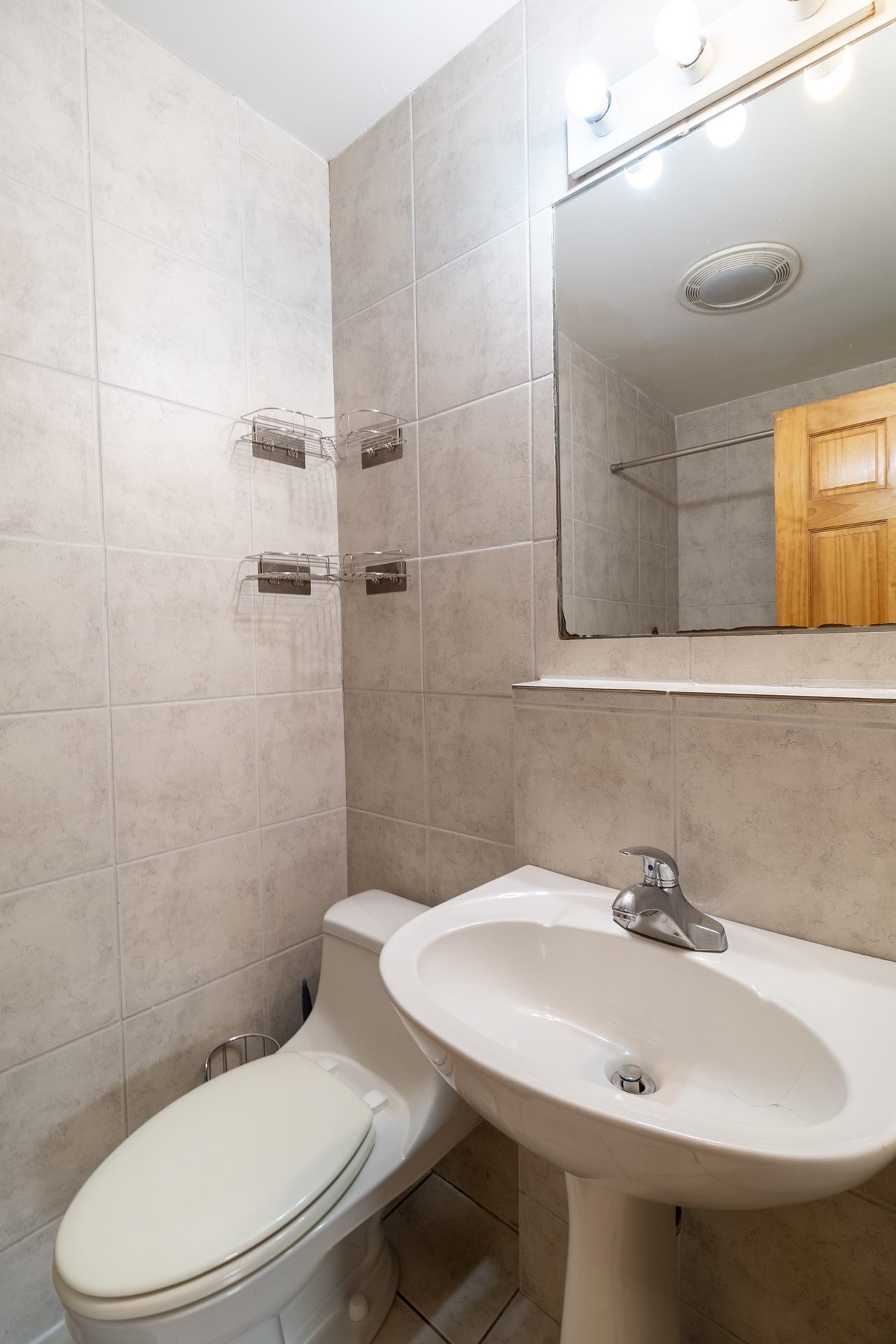 #1757: Allston - Queen Room A - 10