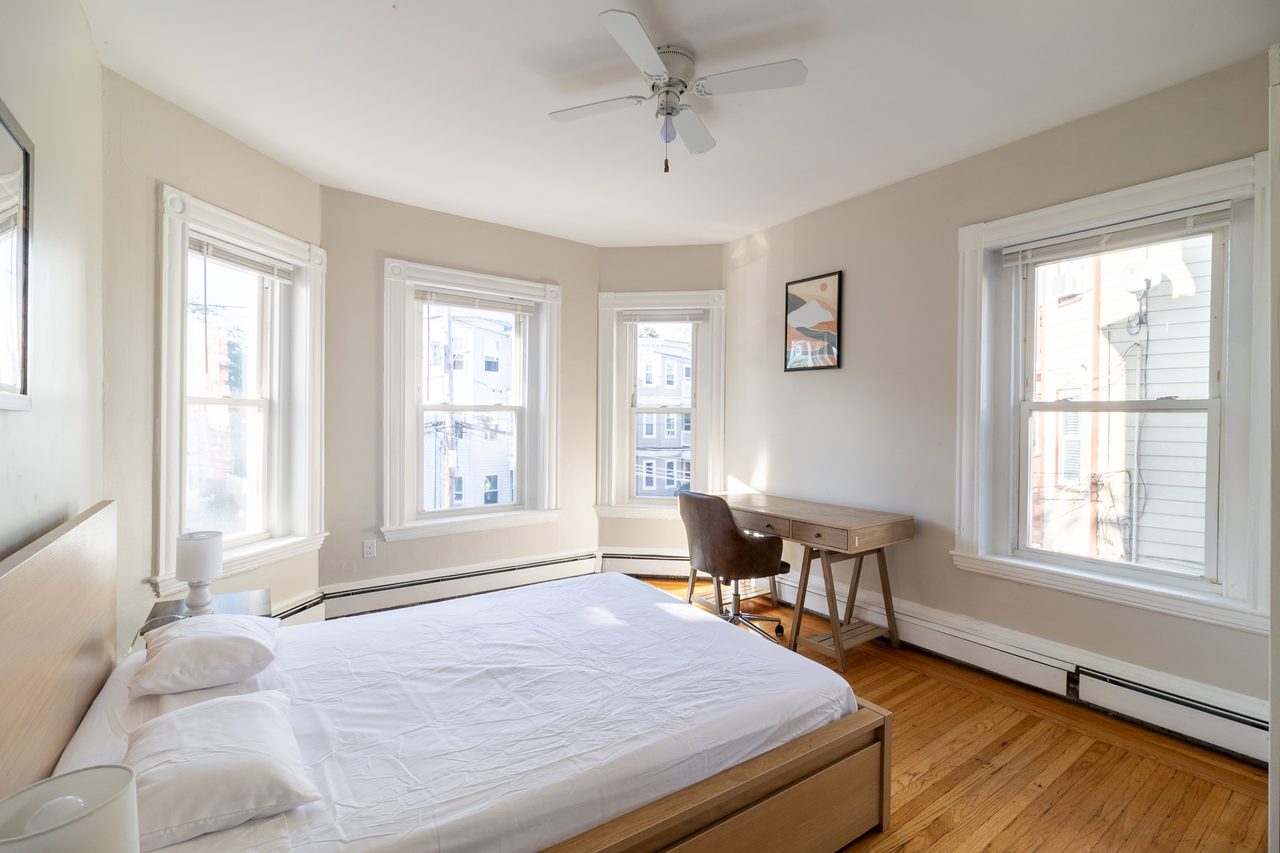 #1757: Allston - Queen Room A - 2