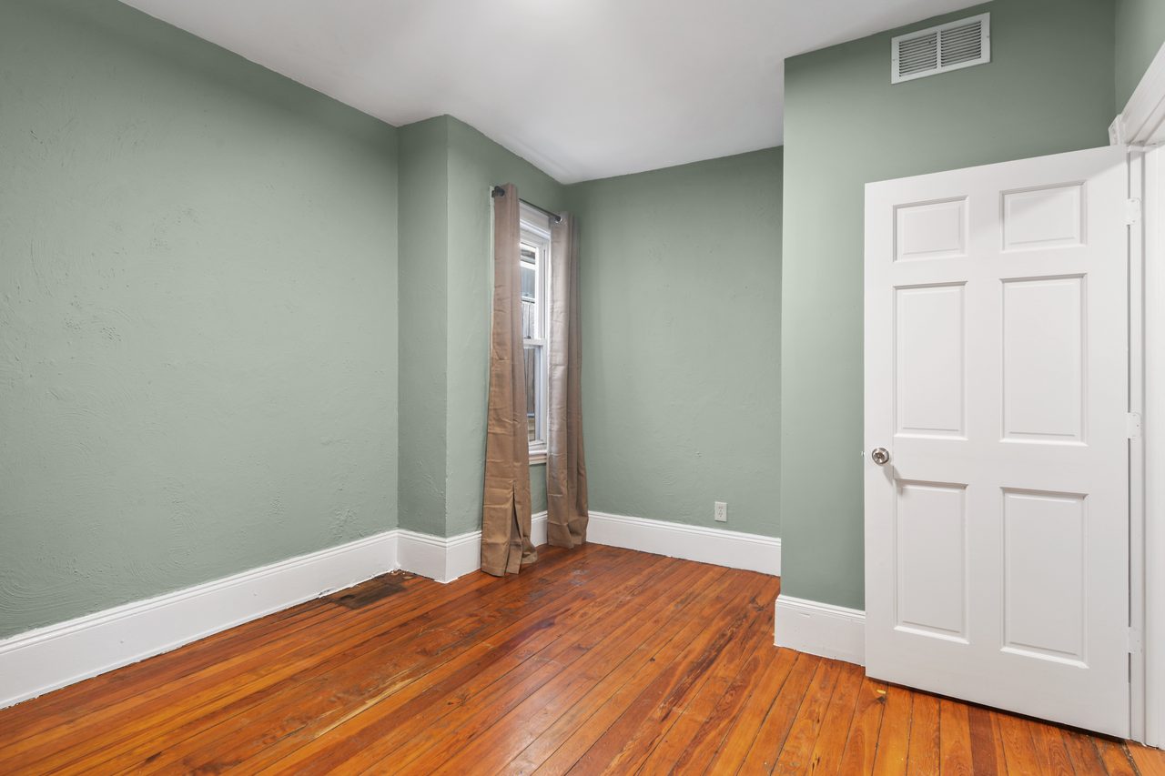  #835: Allston - Queen Bedroom C  -  #835: Allston  - Gallery -  17