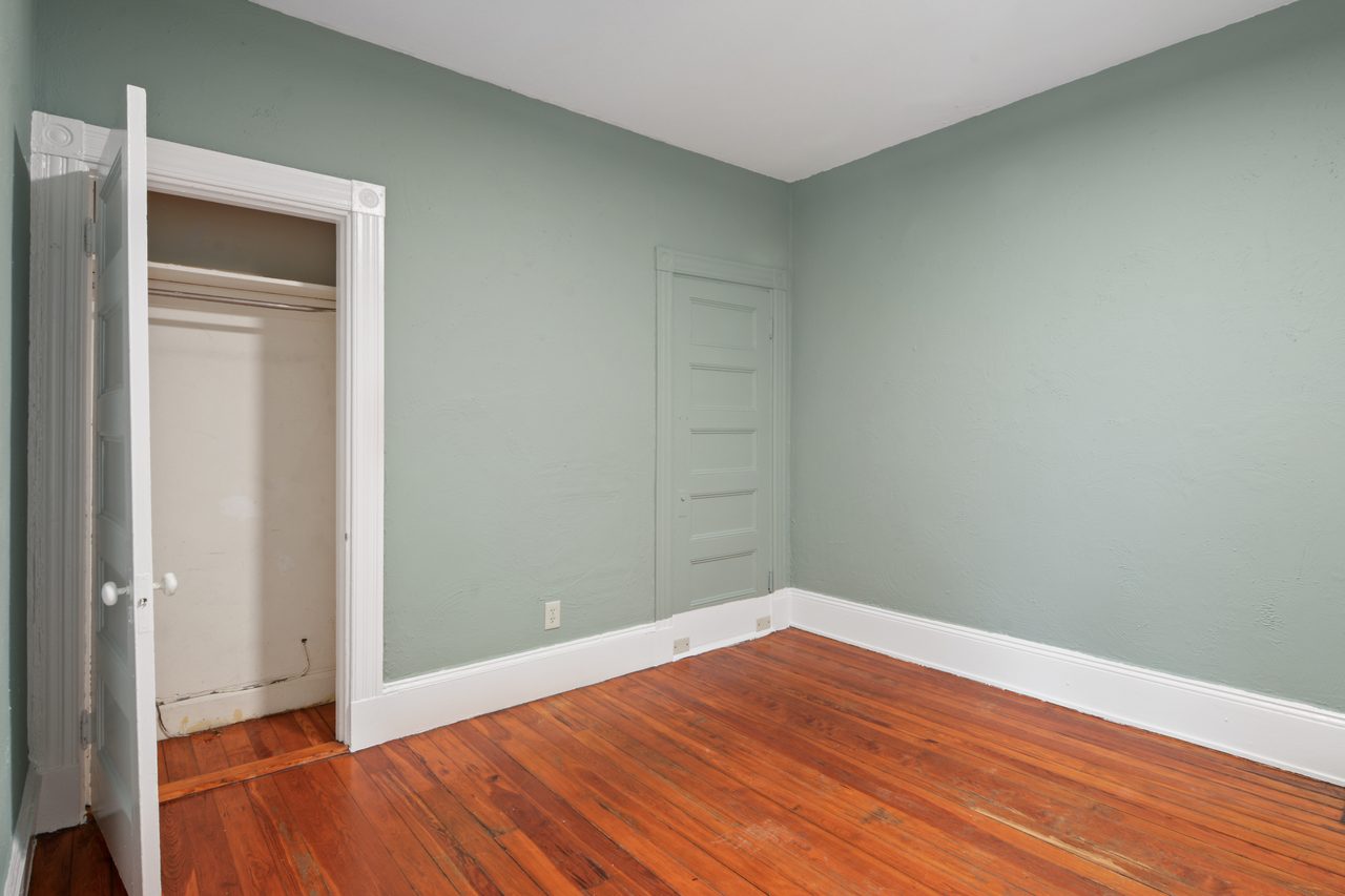  #835: Allston - Queen Bedroom C  -  #835: Allston  - Gallery -  7