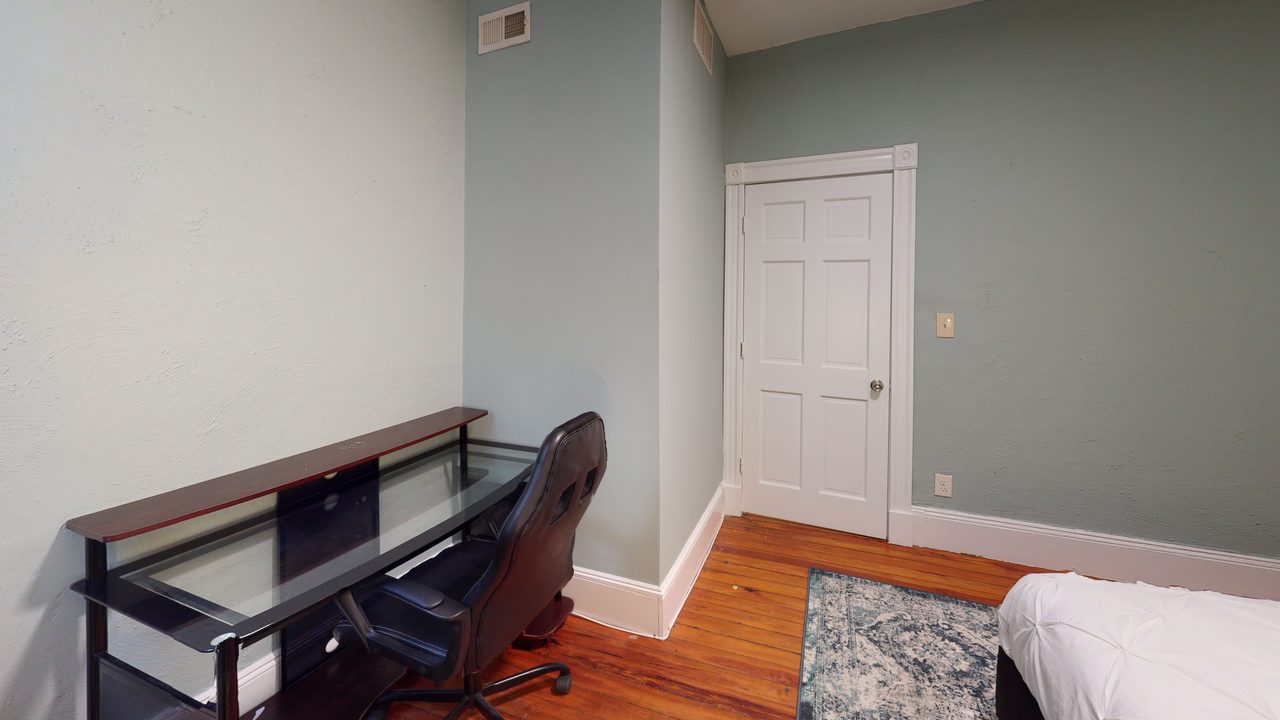  #835: Allston - Queen Bedroom C  -  #835: Allston  - Gallery -  4