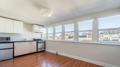 #1592: Columbia Heights - Gallery - 7
