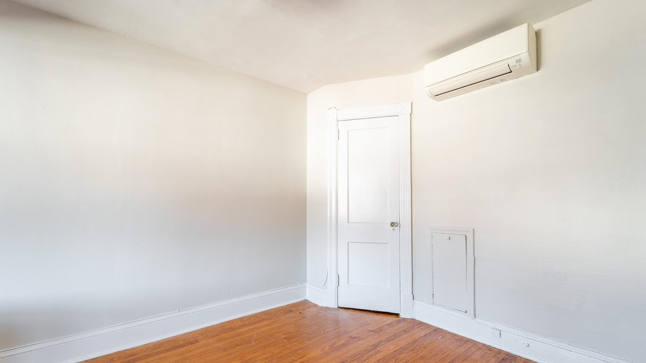 #1592: Columbia Heights - Studio (Full) - 12