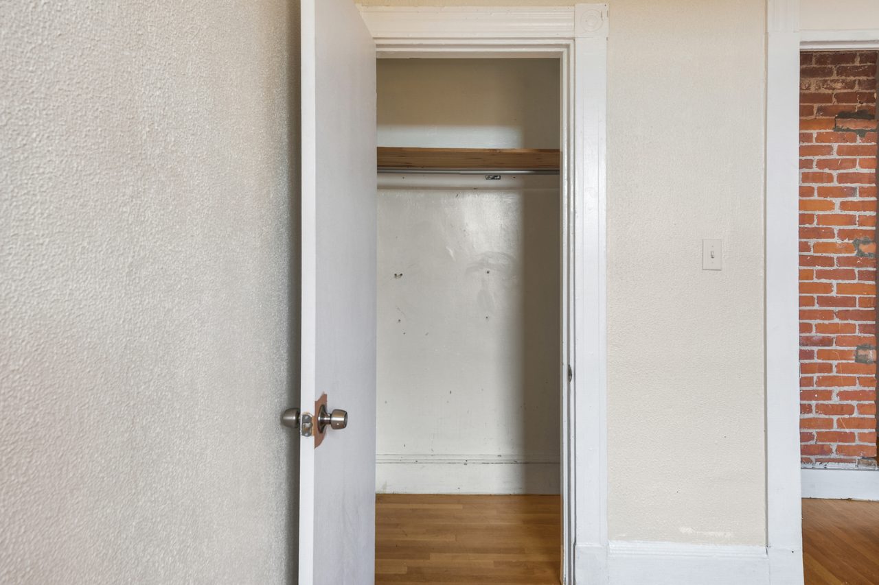  #458: Allston - Queen Bedroom D  -  #458: Allston  - Gallery -  4