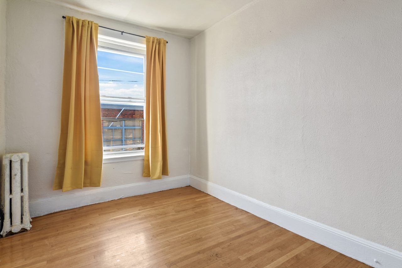  #458: Allston - Queen Bedroom D  -  #458: Allston  - Gallery -  2