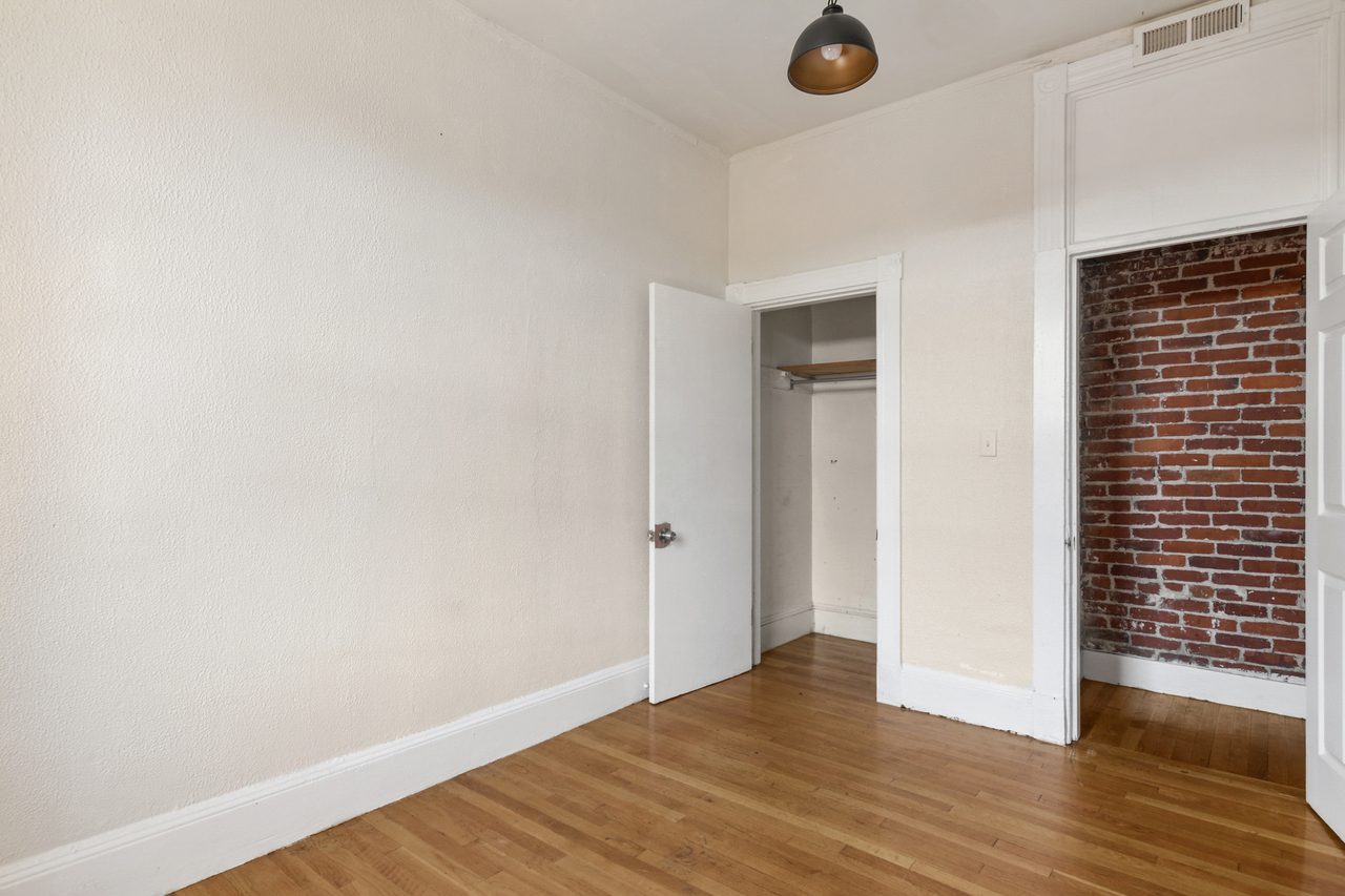  #458: Allston - Queen Bedroom D  -  #458: Allston  - Gallery -  3