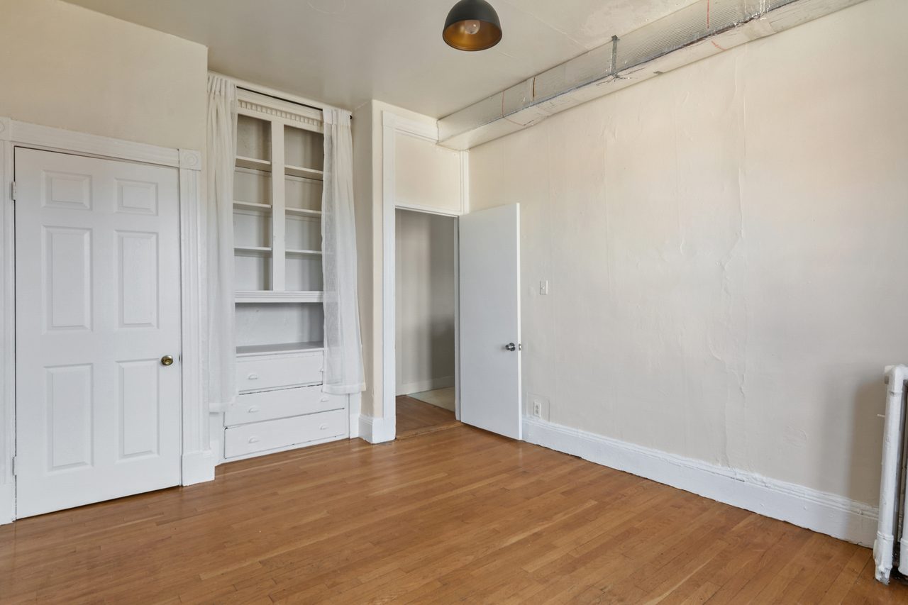  #458: Allston - Queen Bedroom A  -  #458: Allston  - Gallery -  3