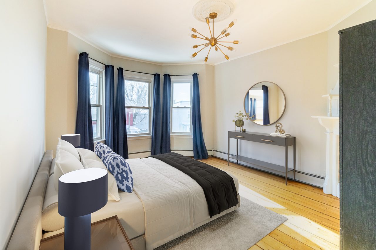 #926: Roxbury - Queen Bedroom A - 14
