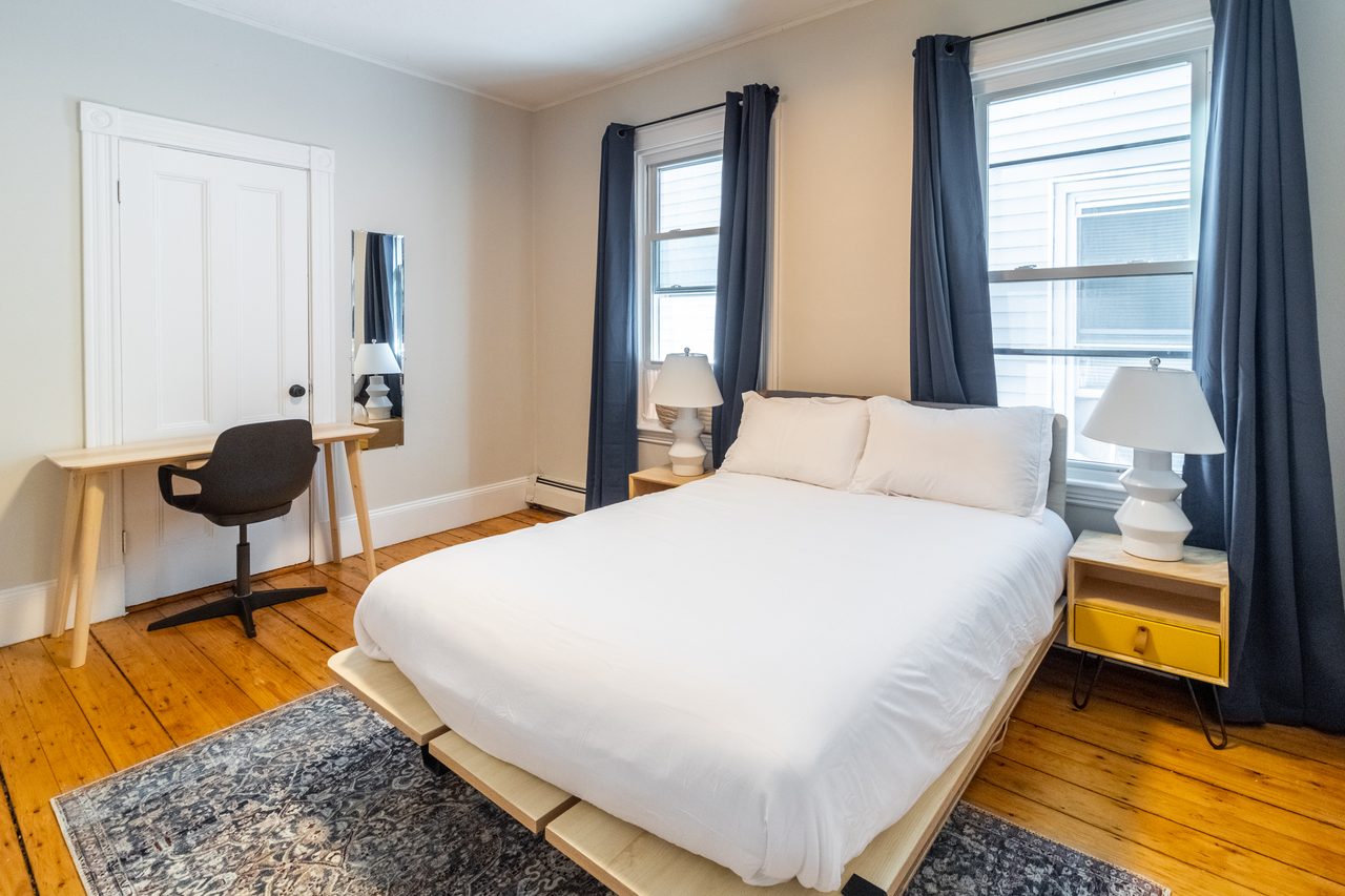 #926: Roxbury - Queen Bedroom B - 2