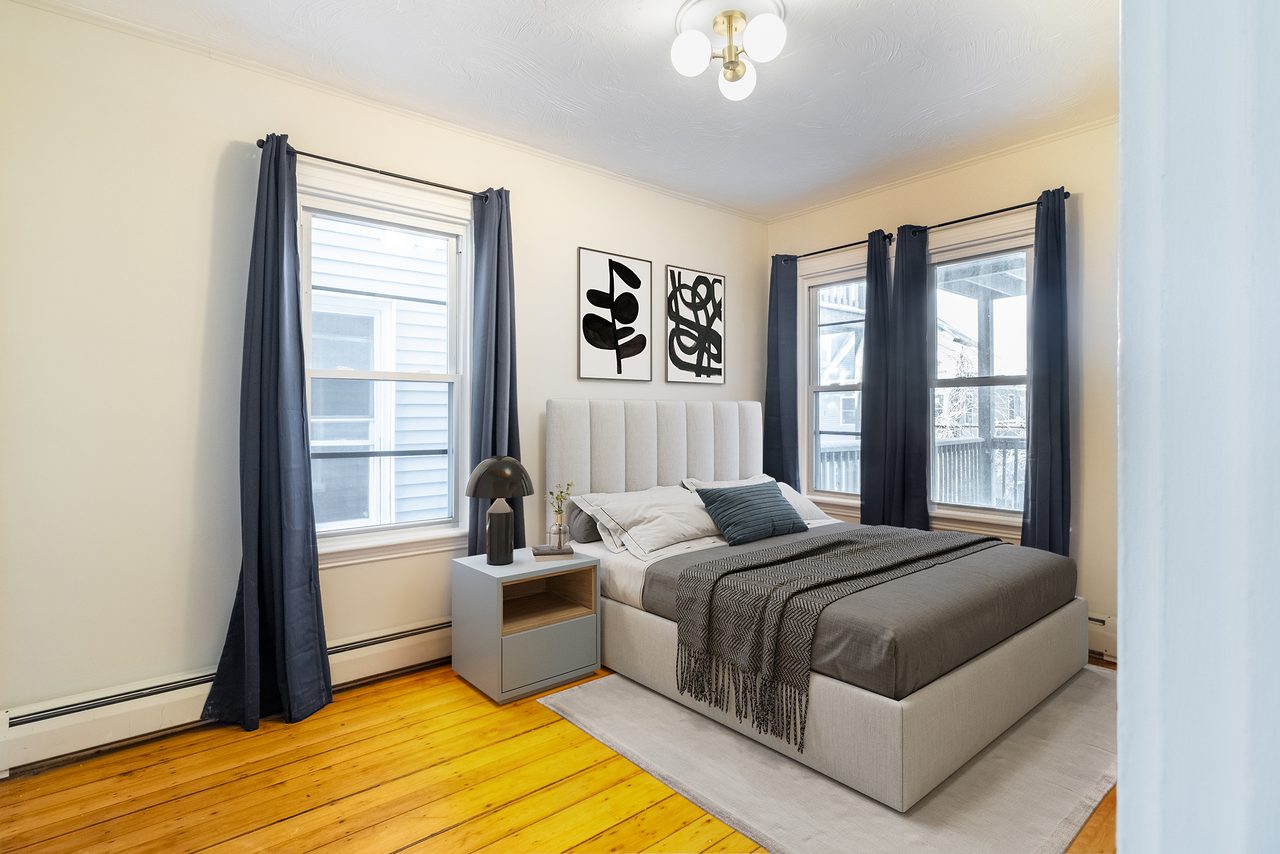 #926: Roxbury - Queen Bedroom C - #926: Roxbury - Gallery - 1