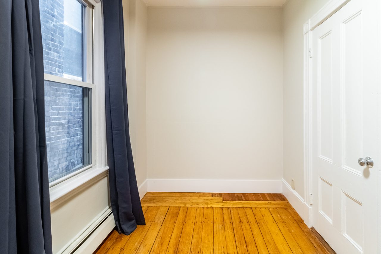  #926: Roxbury - Full Bedroom D  -  #926: Roxbury  - Gallery -  4