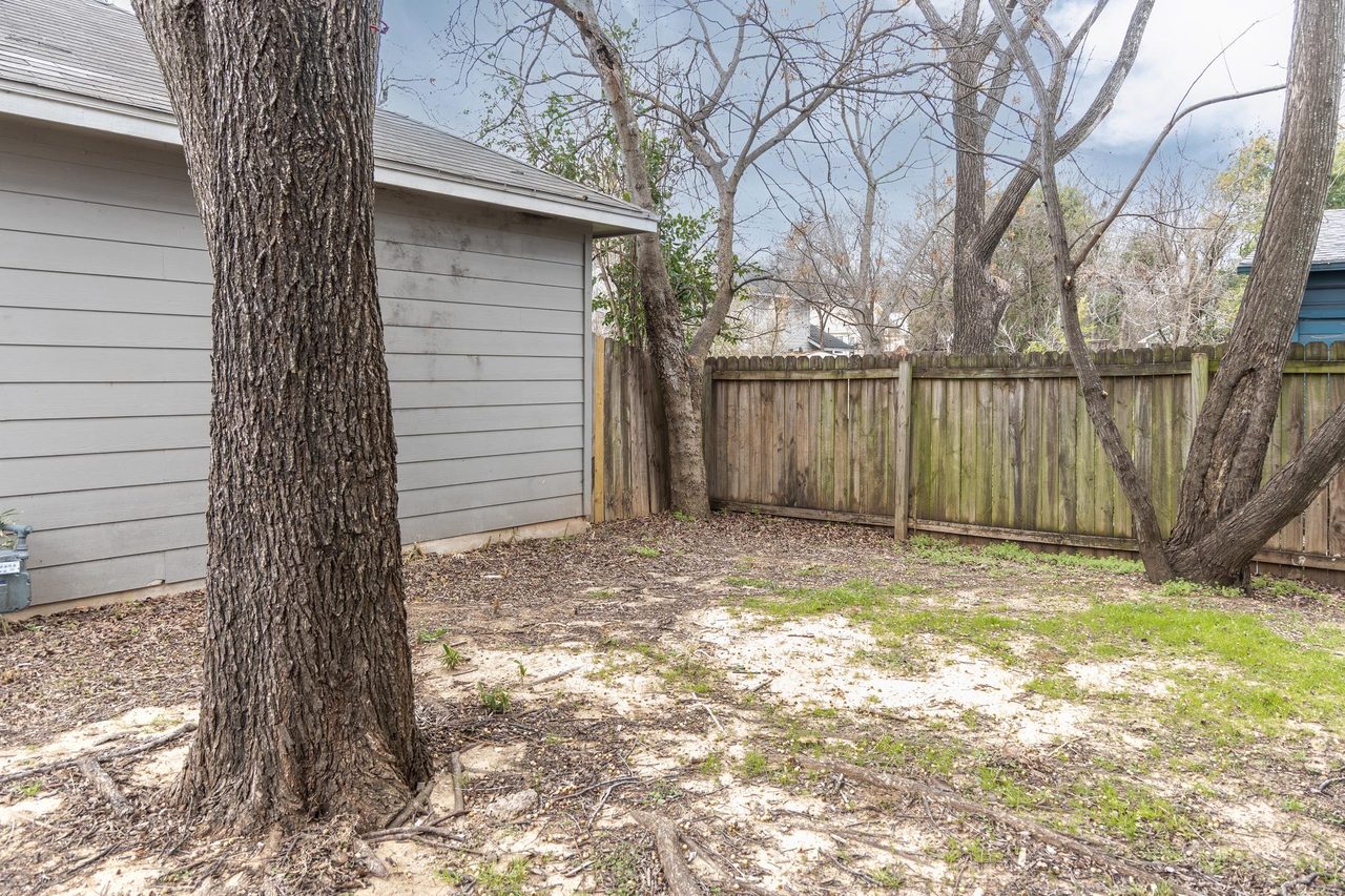  #894: Chestnut - Full Bedroom B  -  #894: Chestnut  - Gallery -  26