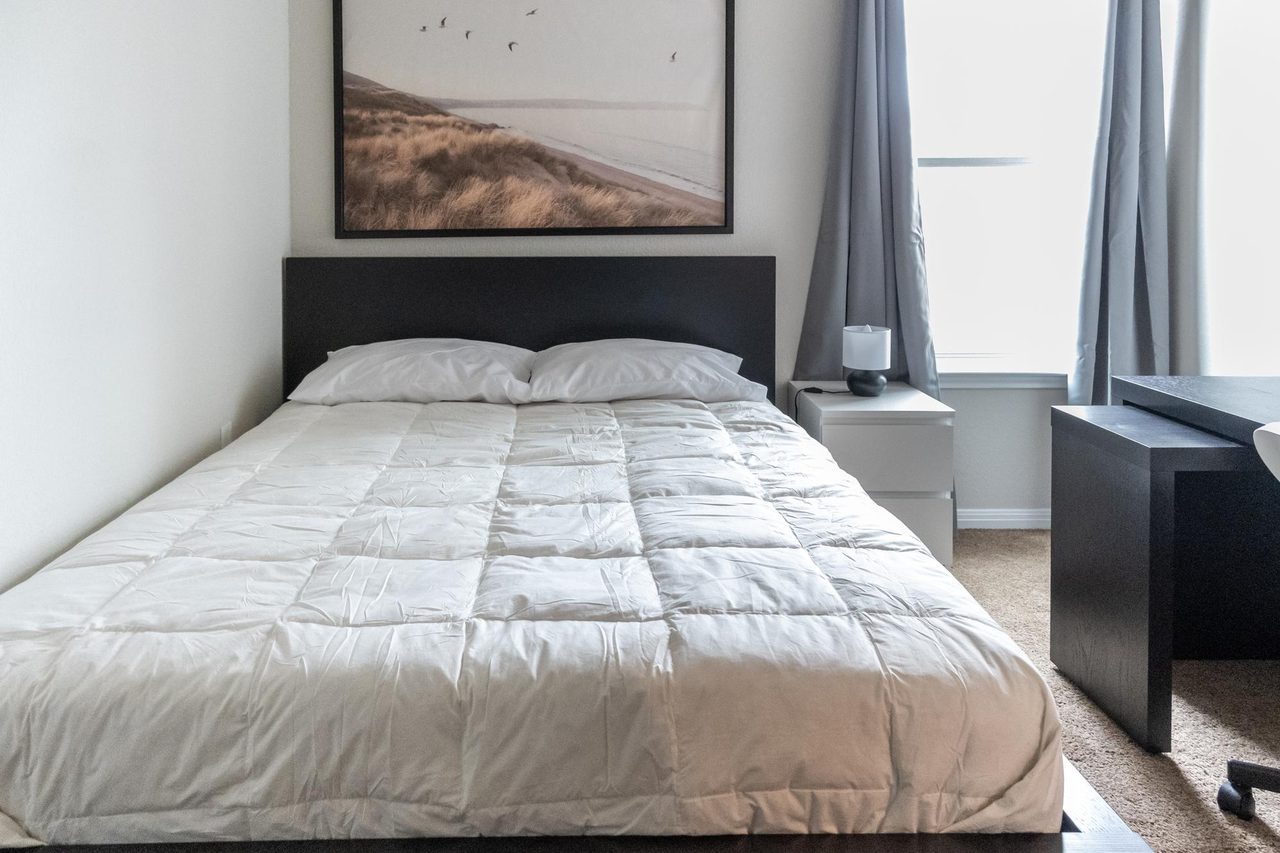  #894: Chestnut - Queen Bedroom C  -  #894: Chestnut  - Gallery -  25