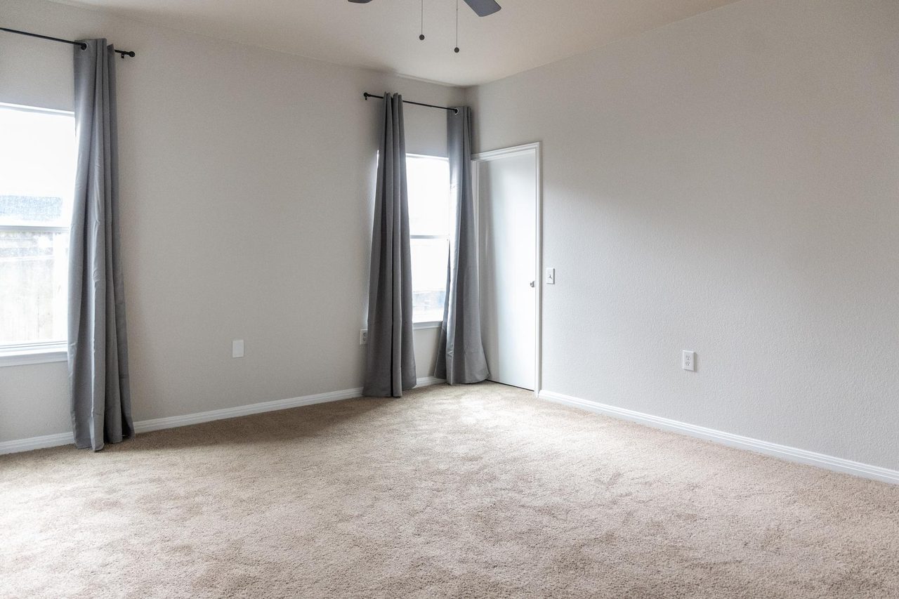  #894: Chestnut - Queen Bedroom A  -  #894: Chestnut  - Gallery -  6