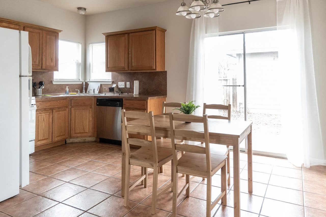  #894: Chestnut - Queen Bedroom A  -  #894: Chestnut  - Gallery -  26