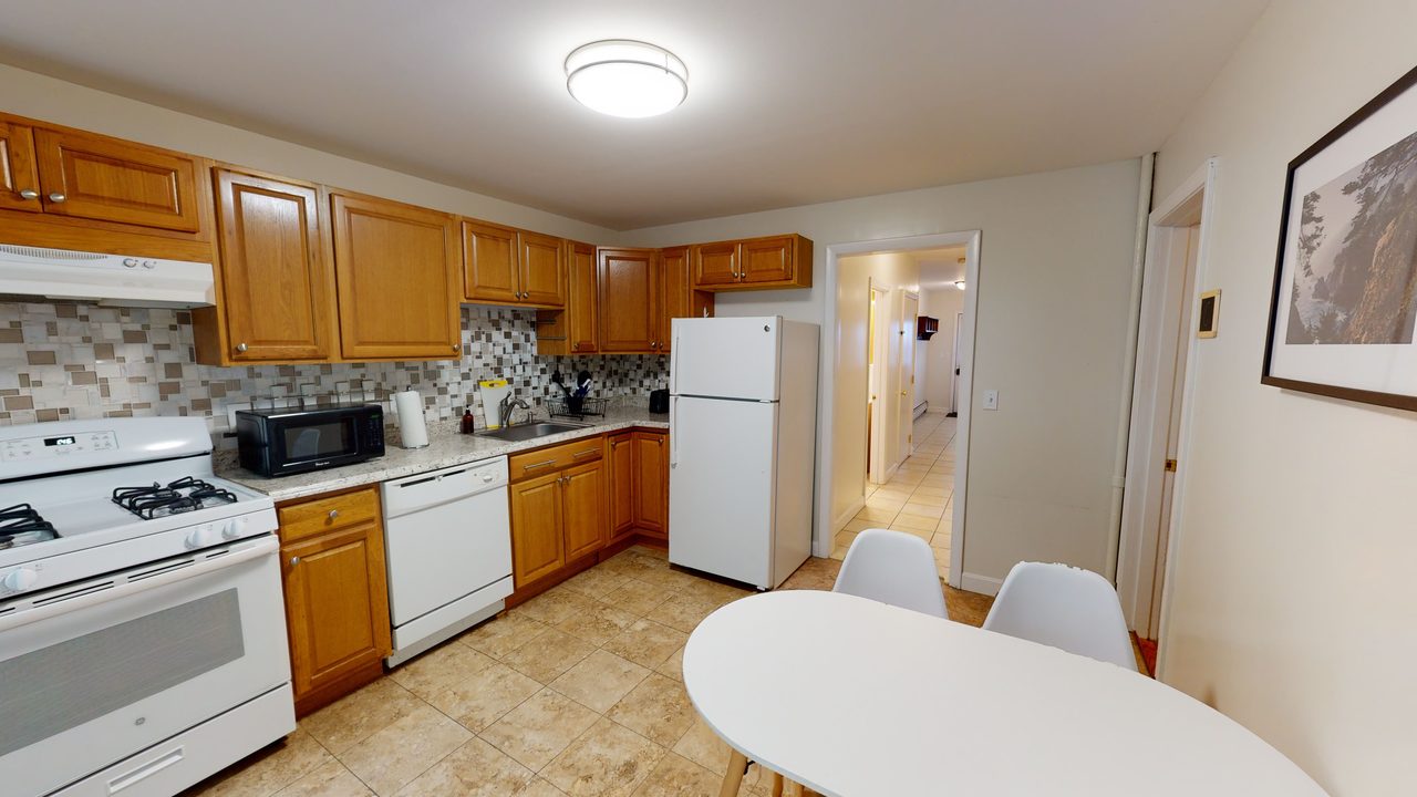 #1297: Central Square (Cambridge) - Full Bedroom C - 3
