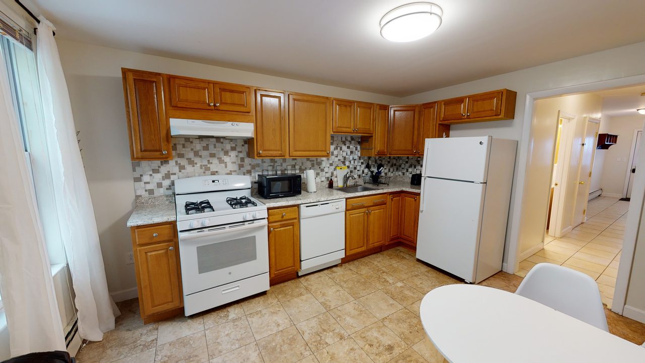#1297: Central Square (Cambridge) - Full Bedroom C - 1