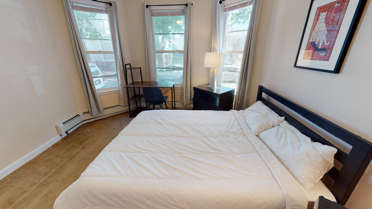 #1297: Central Square (Cambridge) - Full Bedroom A - 5