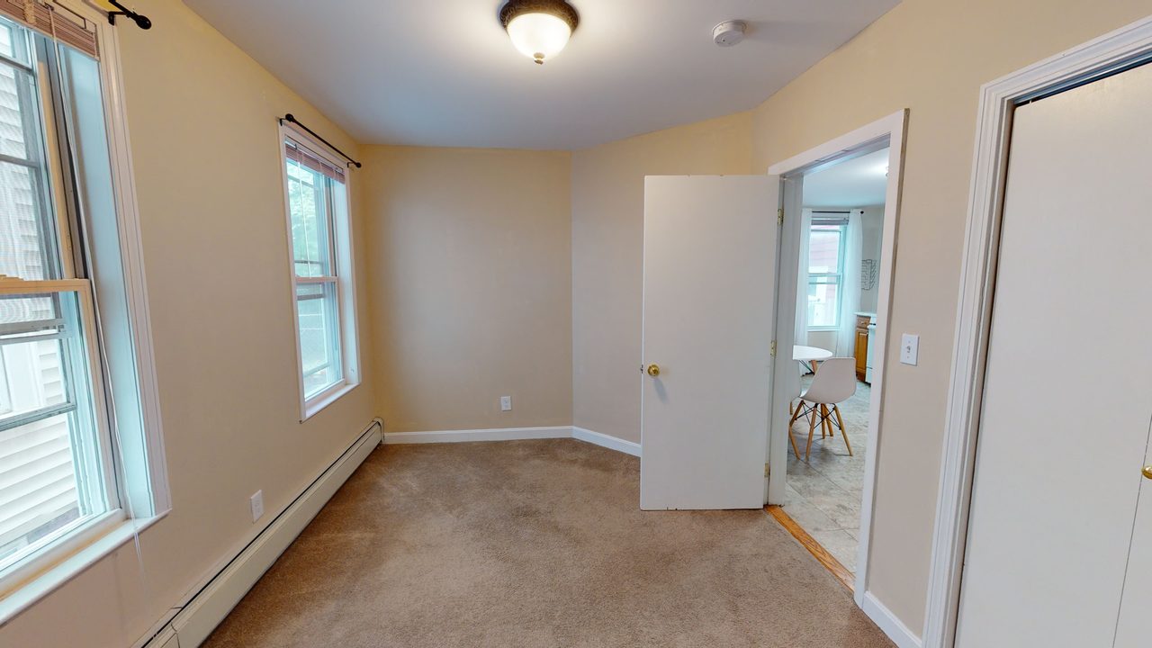 #1297: Central Square (Cambridge) - Full Bedroom C - 1
