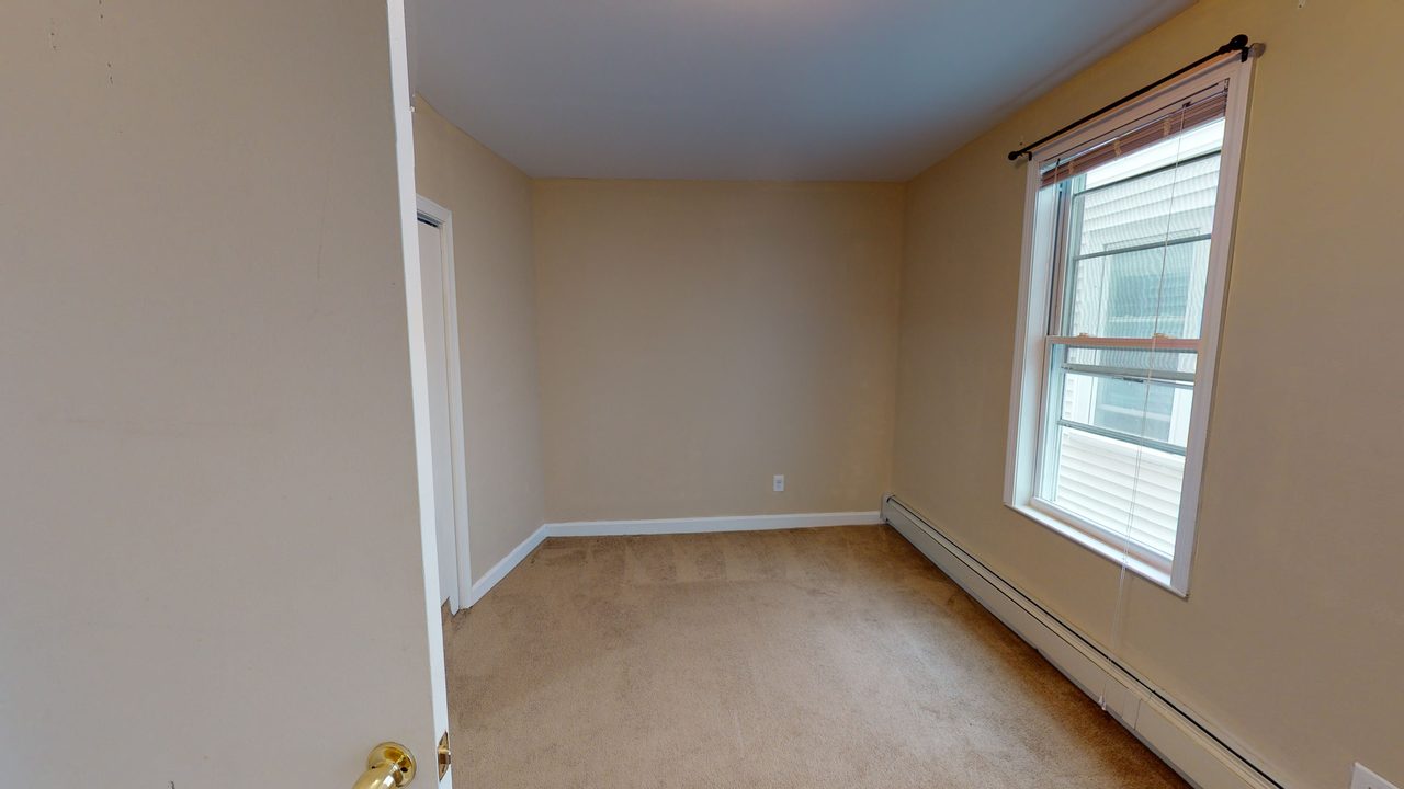 #1297: Central Square (Cambridge) - Full Bedroom C - 4