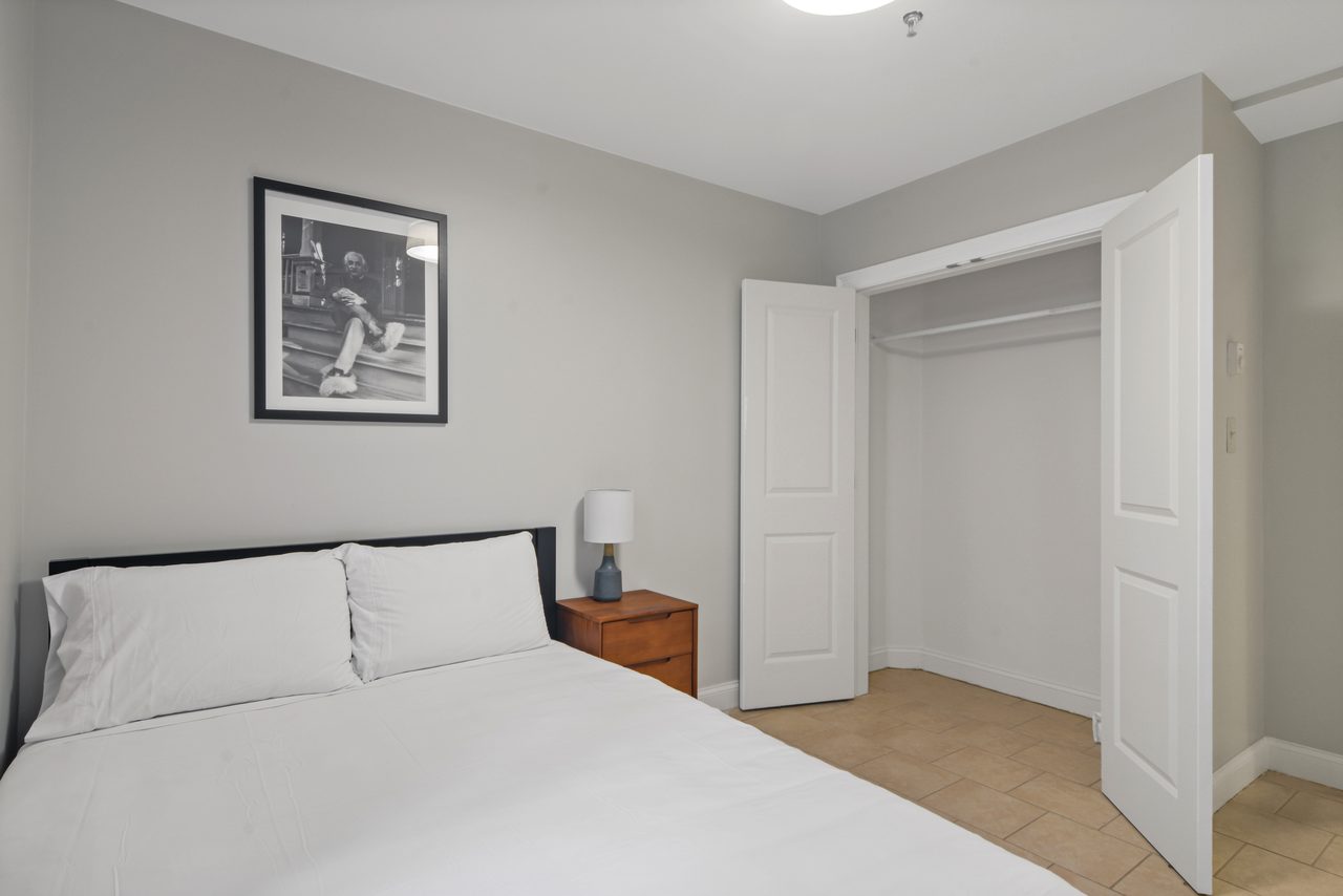 #773: Roxbury - Queen Bedroom D - 16