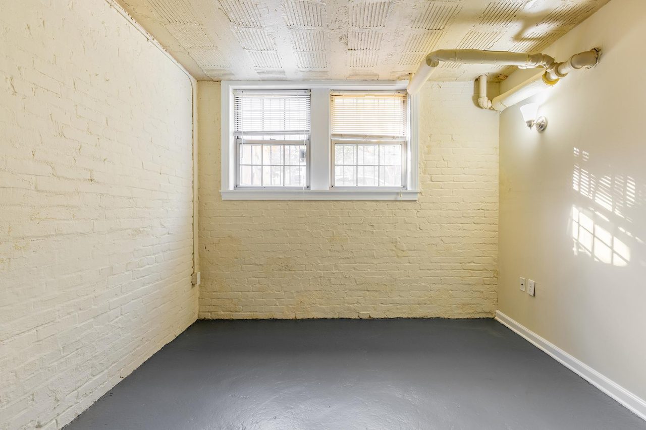 #1559: Dupont Circle - Full Bedroom A - #1559: Dupont Circle - Gallery - 19