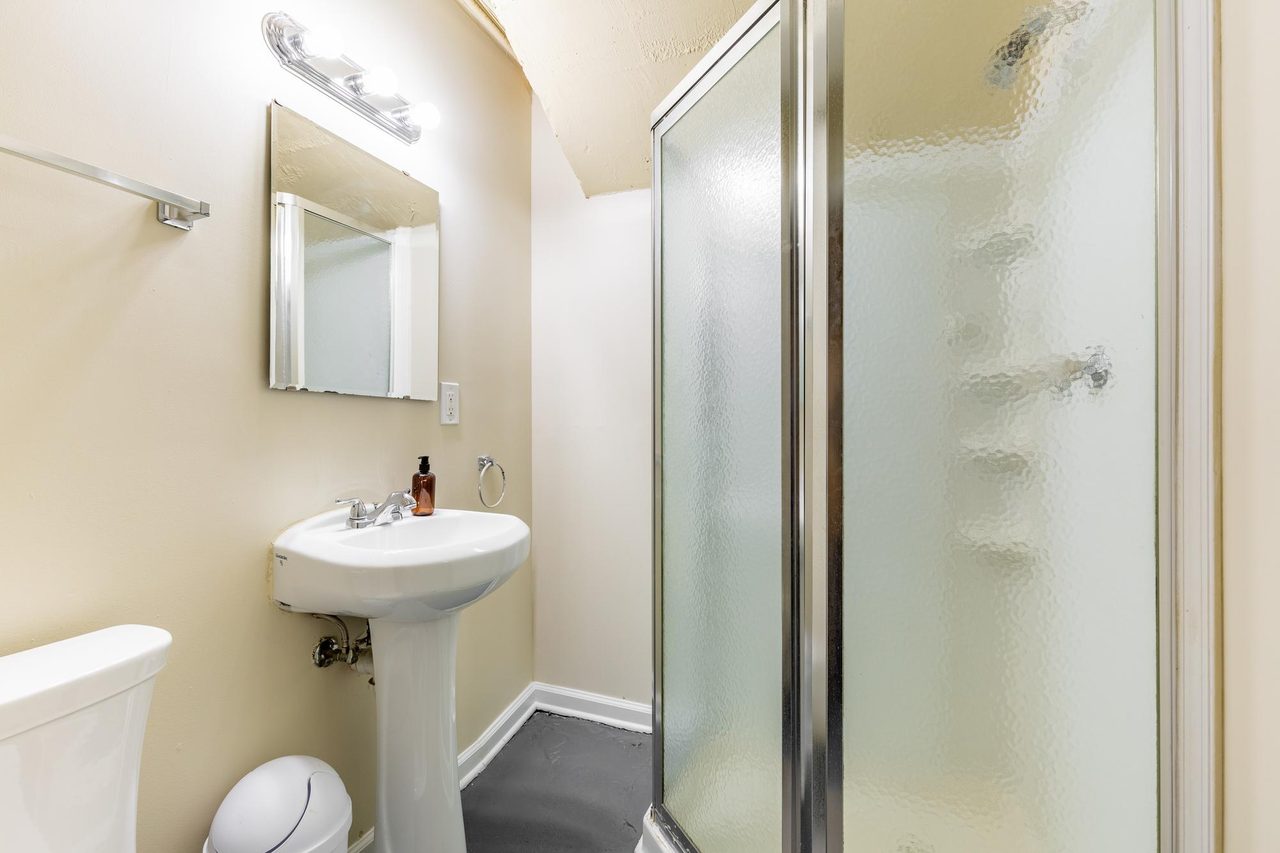 #1559: Dupont Circle - Full Bedroom A - #1559: Dupont Circle - Gallery - 4