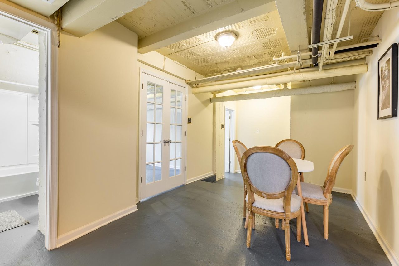 #1559: Dupont Circle - Full Bedroom A - #1559: Dupont Circle - Gallery - 7